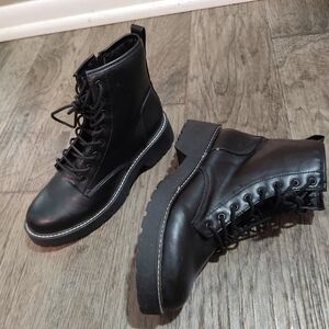 Madden Girl Carra Black Boots Chunky Sole Women's Size 9.5